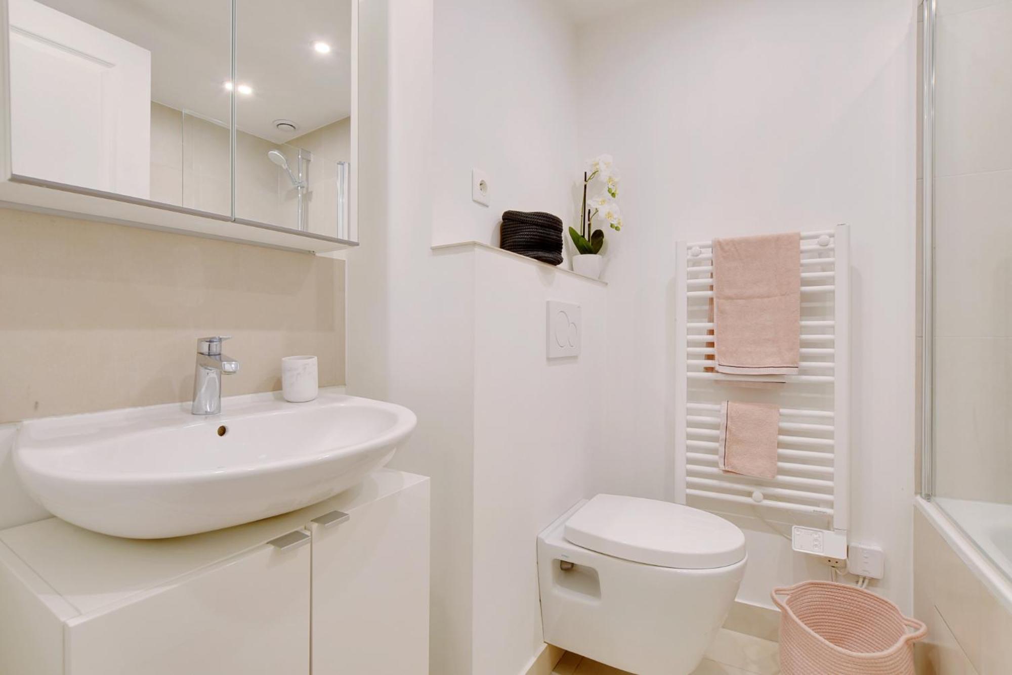 Appartamento Luxury Paris, Paisible, 2 Chambres, Toute Commodites
